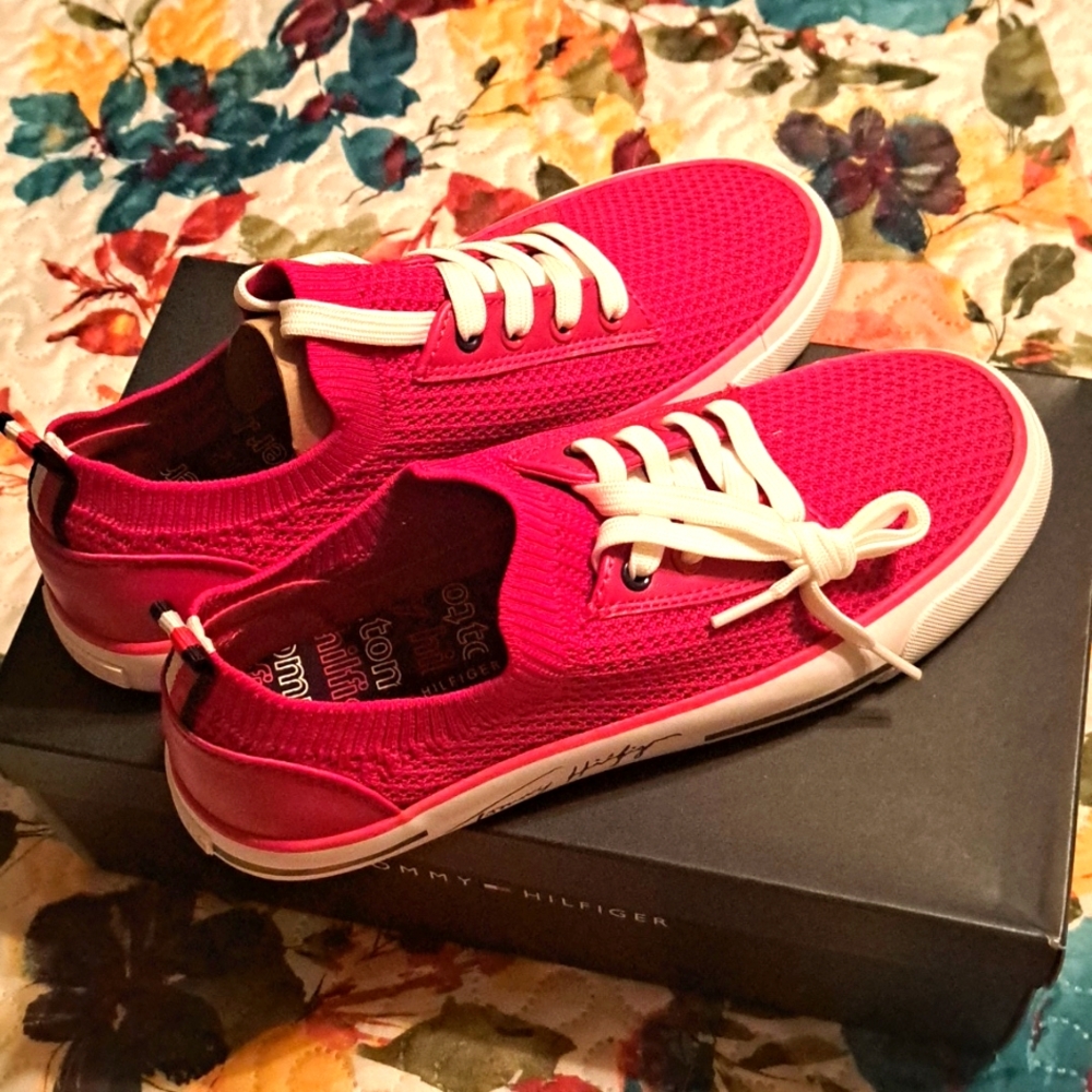 Tommy Hilfiger Gessie shoes 7.5